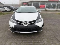 Weiß Gebraucht 2014 Toyota Auris Limousine | 4.499 € (Guter Preis)