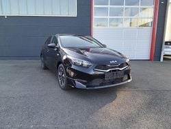 Zilinaschwarz metallic Neu 2025 Kia Ceed Silver Kleinwagen | 22.579 € (Fairer Preis)