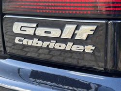 Schwarz Gebraucht 1997 VW Golf Cabriolet Classicline Cabrio | 3.950 € (Etwas zu teuer)