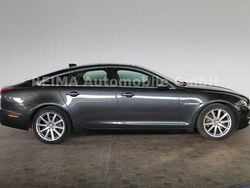 Grau Gebraucht 2017 Jaguar XJ Premium Luxury Limousine | 17.990 €