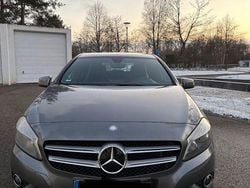 Grau Gebraucht 2012 Mercedes A180 Style Kombi | 5.000 € (Guter Preis)