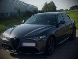 Grau Gebraucht 2017 Alfa Romeo Giulia Veloce Limousine | 23.900 € (Teuer)