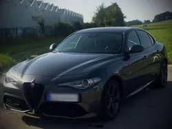 Grau Gebraucht 2017 Alfa Romeo Giulia Veloce Limousine | 23.900 € (Teuer)