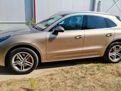 Beige Gebraucht 2015 Porsche Macan Turbo SUV | 27.800 €