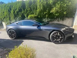 Grau Gebraucht 2022 Aston Martin DB11 Coupé | 139.750 € (Fairer Preis)