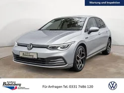 Silber Gebraucht 2021 VW Golf VIII Style Limousine | 24.490 € (Fairer Preis)