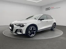 Gletscherweiß metallic Gebraucht 2024 Audi A3 Ambiente Limousine | 39.490 € (Teuer)