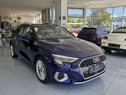Navarrablau metallic Gebraucht 2021 Audi A3 Sportback Kombi | 20.250 € (Fairer Preis)