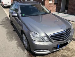 Grau Gebraucht 2011 Mercedes E200 Kombi | 10.950 € (Fairer Preis)