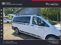 Arktikweiß /schwarz Gebraucht 2023 Mercedes Vito Van / Kleinbus | 63.990 €