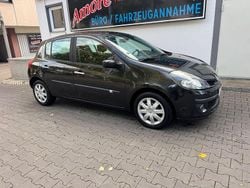 Gebraucht 2006 Renault Clio III Dynamique Limousine | 2.199 € (Fairer Preis)
