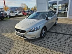 Luminous sand / metallic Gebraucht 2018 Volvo V40 Kinetic Kombi | 11.990 € (Fairer Preis)