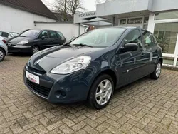 Blau Gebraucht 2012 Renault Clio III Kleinwagen | 4.590 € (Etwas zu teuer)