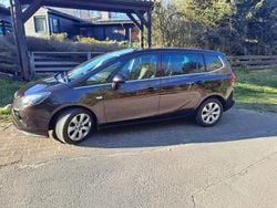 Braun Gebraucht 2014 Opel Zafira Innovation Van / Kleinbus | 8.900 € (Fairer Preis)