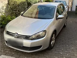 Silber Gebraucht 2010 VW Golf VI Comfortline Limousine | 6.950 € (Etwas zu teuer)