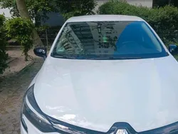 Weiß Gebraucht 2022 Renault Clio V Evolution Limousine | 15.400 € (Fairer Preis)