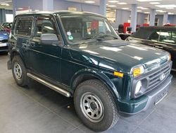 Grün Gebraucht 2019 Lada Urban SUV | 9.980 € (Guter Preis)