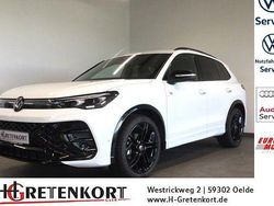 Pure white (weiß) Gebraucht 2024 VW Tiguan R-line SUV | 45.950 € (Teuer)