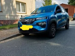 Blau Gebraucht 2023 Dacia Spring Essentiel Kleinwagen | 11.500 € (Guter Preis)