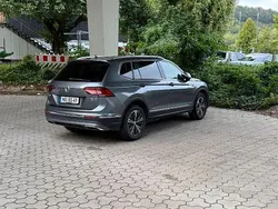 Grau Gebraucht 2018 VW Tiguan Allspace Highline SUV | 26.499 € (Fairer Preis)