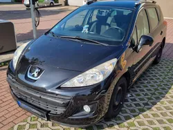 Schwarz Gebraucht 2009 Peugeot 207 Kombi | 1.750 €