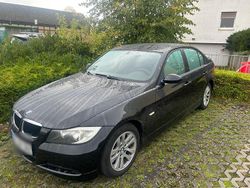 Schwarz Gebraucht 2007 BMW 318 Limousine | 2.800 € (Superpreis)
