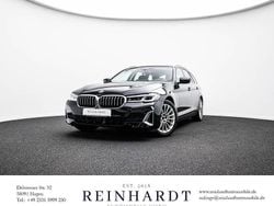 Black sapphire metallic Gebraucht 2023 BMW 530 Luxury Line Kombi | 32.745 € (Superpreis)