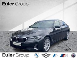 Grau Gebraucht 2022 BMW 530 Limousine | 35.599 € (Guter Preis)