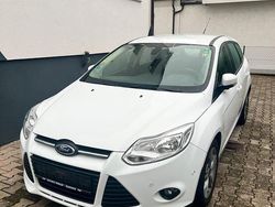 Weiß Gebraucht 2013 Ford Focus Limousine | 3.750 €
