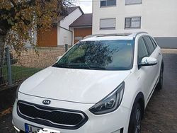 Weiß Gebraucht 2018 Kia Niro Spirit SUV | 16.400 € (Fairer Preis)