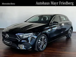 Lack kosmosschwarz Gebraucht 2024 Mercedes A200 Advanced Plus Limousine | 28.450 € (Superpreis)