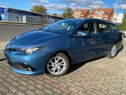 Blau Gebraucht 2017 Toyota Auris Kombi | 9.300 € (Guter Preis)