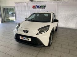 Schneeweiß Gebraucht 2024 Toyota Aygo Business Edition Kleinwagen | 15.990 € (Fairer Preis)