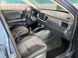 Blau Gebraucht 2020 Kia Stonic 2 SUV | 13.000 € (Fairer Preis)