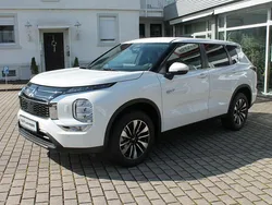 Weiß Neu 2025 Mitsubishi Outlander P-HEV Plus SUV | 48.990 € (Guter Preis)