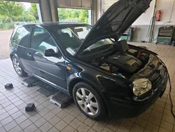 Andere außenfarben Gebraucht 2004 VW Golf IV Kleinwagen | 1.600 €