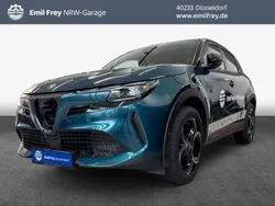 Blau Gebraucht 2024 Alfa Romeo Junior Edizione Speciale Limousine | 34.490 € (Fairer Preis)