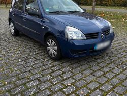 Blau Gebraucht 2008 Renault Clio II Kleinwagen | 2.200 € (Fairer Preis)