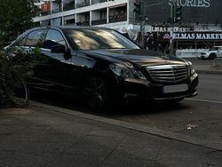 Schwarz Gebraucht 2009 Mercedes E250 Avantgarde Limousine | 10.500 € (Teuer)