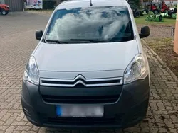 Weiß Gebraucht 2018 Citroën Berlingo Van / Kleinbus | 7.950 € (Guter Preis)