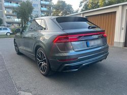 Grau Gebraucht 2019 Audi Q8 S-Line SUV | 55.000 € (Etwas zu teuer)