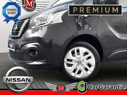 Grau Gebraucht 2017 Nissan NV300 Premium Edition Van | 24.490 € (Etwas zu teuer)