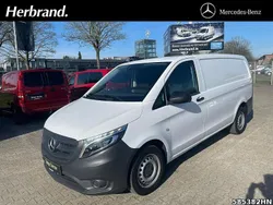 Weiß Gebraucht 2022 Mercedes Vito Van / Kleinbus | 27.251 € (Fairer Preis)