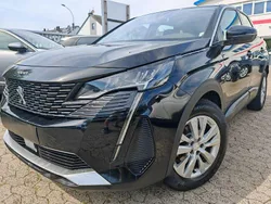 Schwarz Gebraucht 2022 Peugeot 3008 SUV | 14.875 € (Guter Preis)