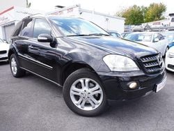 Schwarz Gebraucht 2005 Mercedes ML320 SUV | 12.990 €