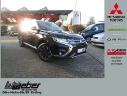 Rubinschwarz (m) Gebraucht 2017 Mitsubishi Outlander P-HEV Top SUV | 22.990 € (Fairer Preis)