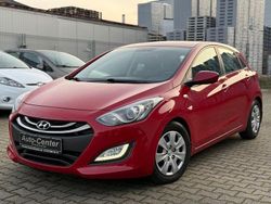 Rot Gebraucht 2012 Hyundai i30 Trend Limousine | 5.490 €