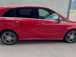 Rot Gebraucht 2015 Mercedes B180 AMG line Van / Kleinbus | 12.750 € (Guter Preis)