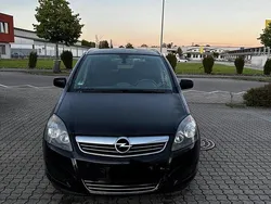 Schwarz Gebraucht 2010 Opel Zafira Van / Kleinbus | 1.650 € (Guter Preis)