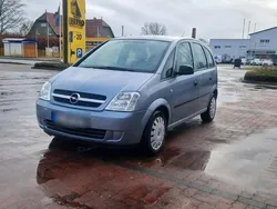 Grau Gebraucht 2005 Opel Meriva Van / Kleinbus | 2.199 € (Etwas zu teuer)